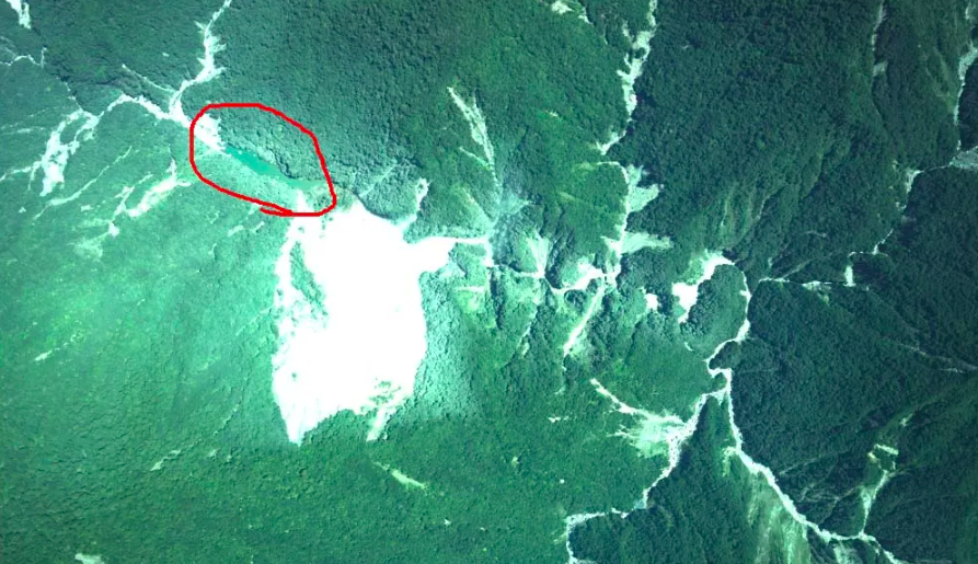 原馬太鞍溪大崩塌地北方7公里處今監測到新形成的堰塞湖。(翻攝畫面)