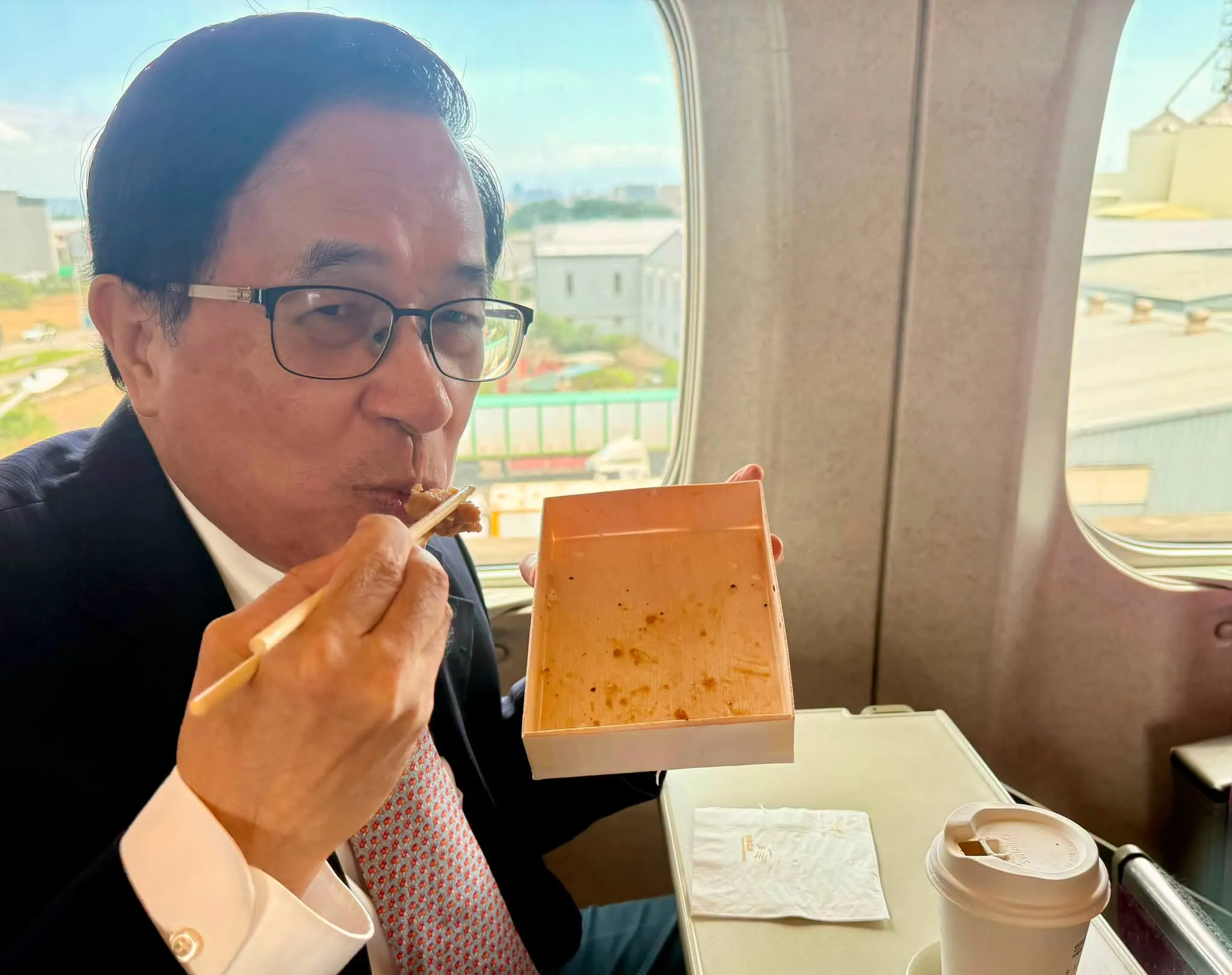 網仿對穿腸創作諷蔣萬安　陳水扁曬國慶行程「神對仗」萬人讚爆