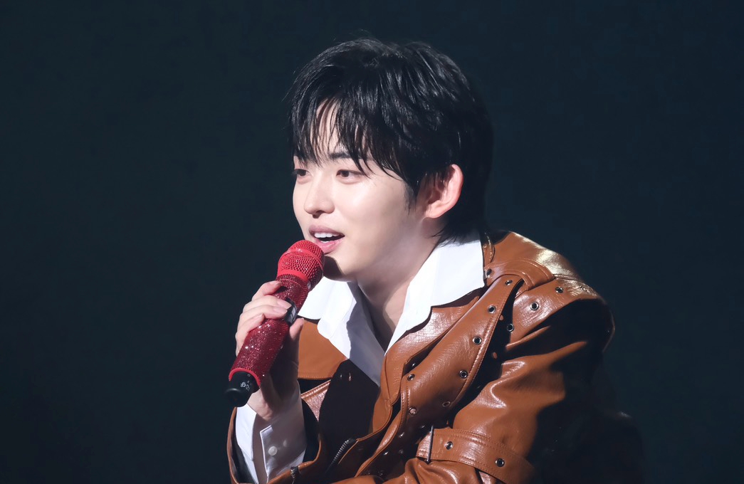 Haru演唱為媽媽錄製的歌曲〈熙渽〉,這首歌曾讓他有一年多的時間無法開口演唱。(LUCE ENTERTAINMENT提供)