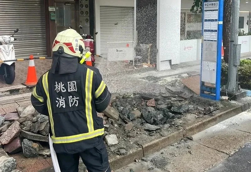 「烈焰突竄吞噬男員工」桃園中正路驚傳氣爆　急送敏盛醫院搶救