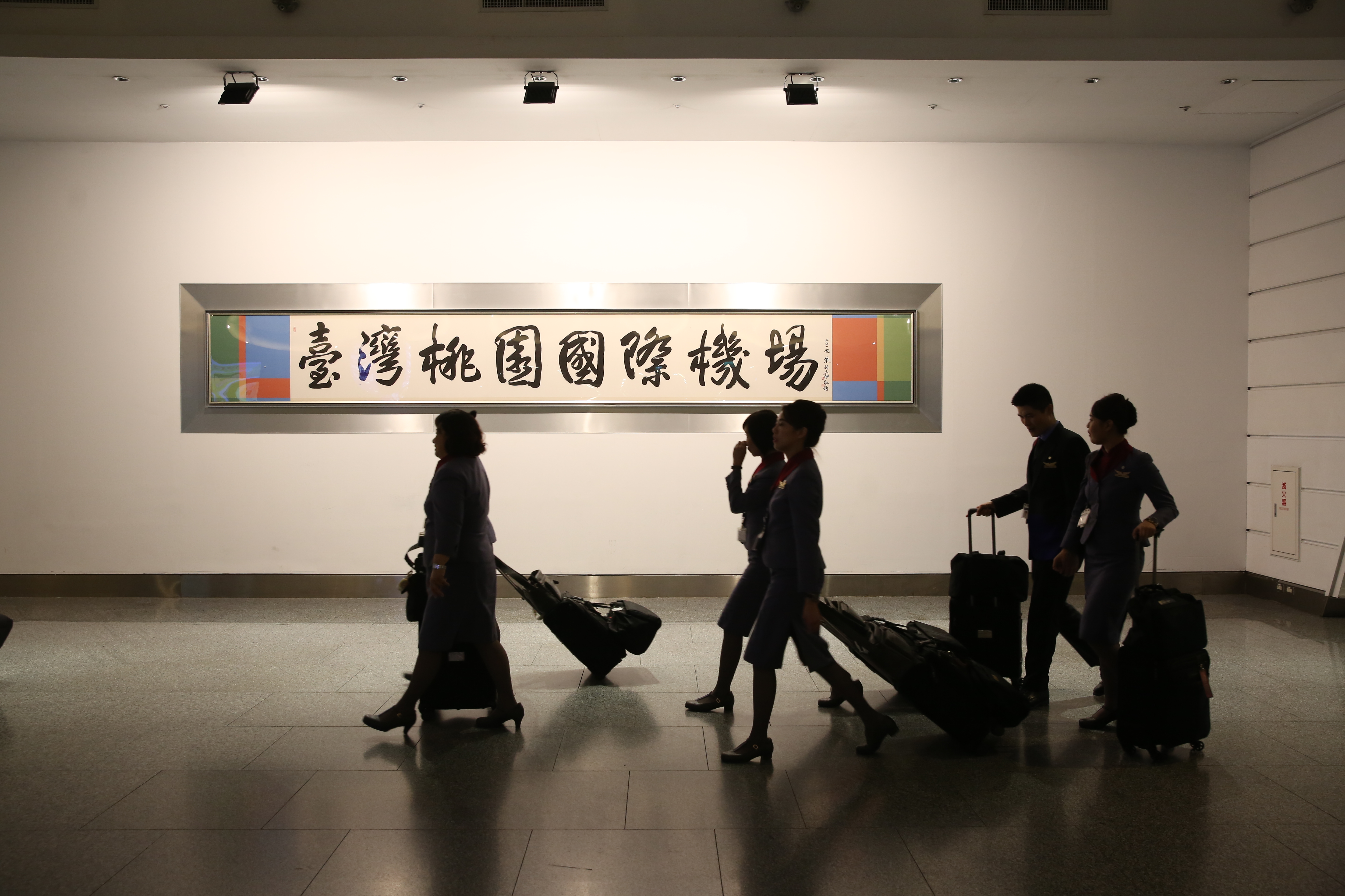 中國大陸預計9/15起實施出境入境管理新規,我國觀光署為維護國人赴中港澳旅遊安全,自9/1要求旅行業者應逐團協助行前登陸。