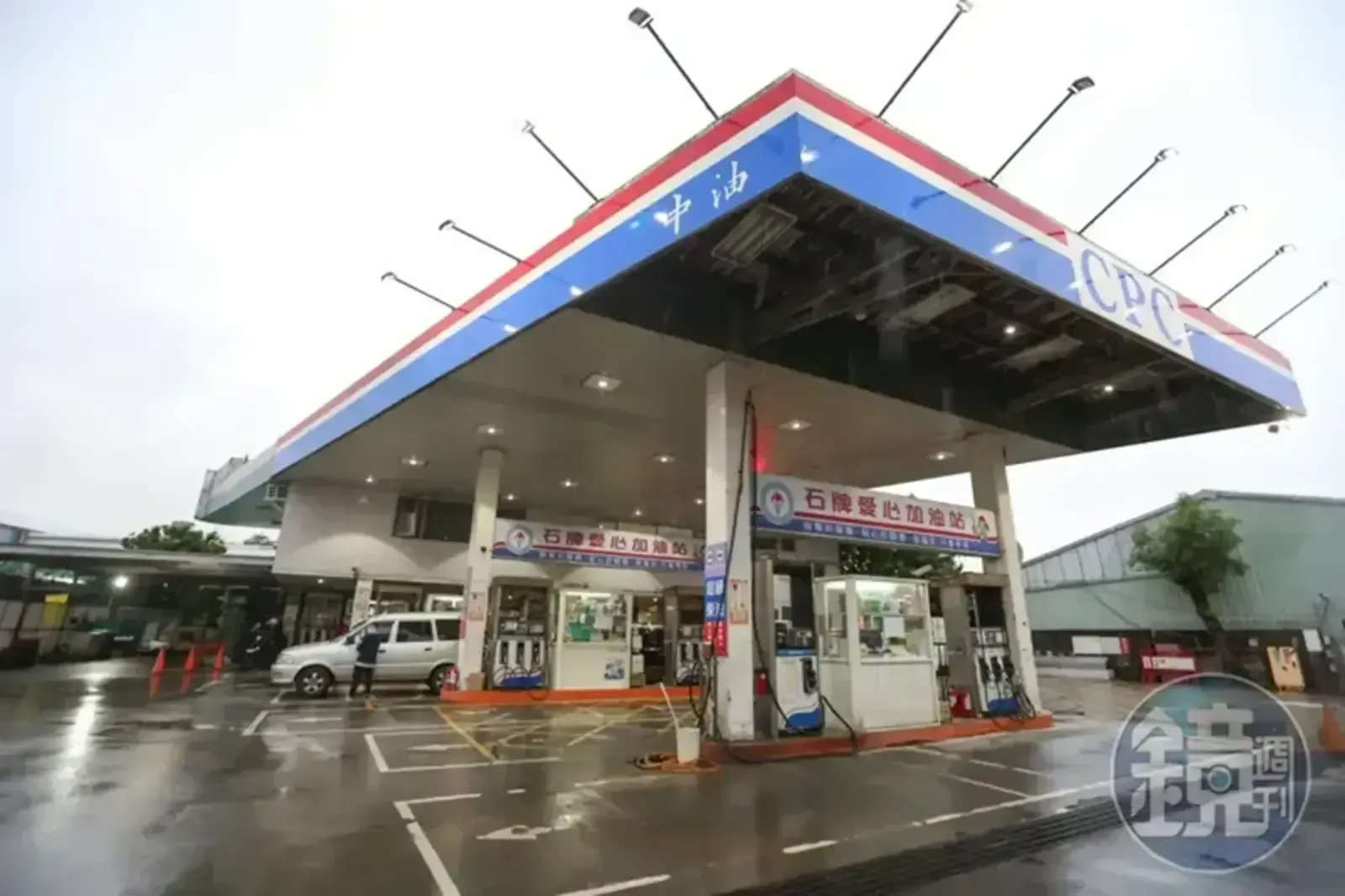 中油宣布下週起汽、柴油各調降1元、0.7元。(本刊資料照)