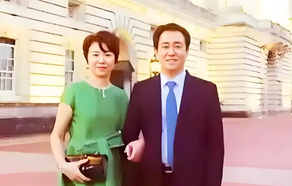 昔中國地產大亨淪階下囚2子也被判刑　前妻挾鉅款逃英國住豪宅