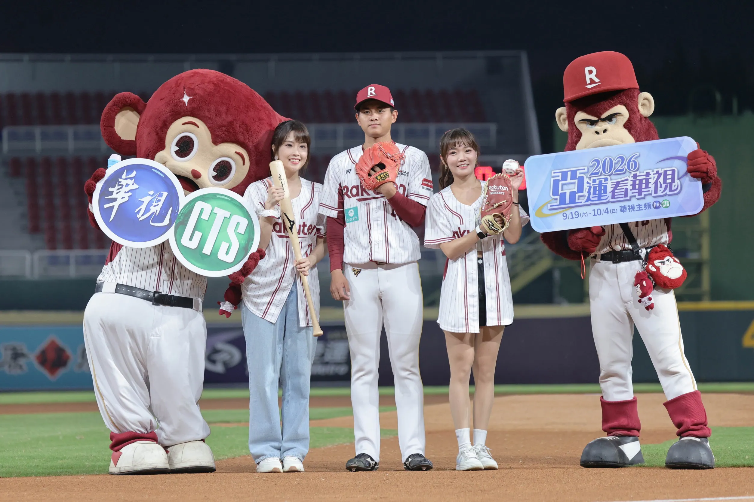亞運倒數11天！華視主播林淳霈、林奕雯開球熱身　樂天林子偉傳授打擊訣竅