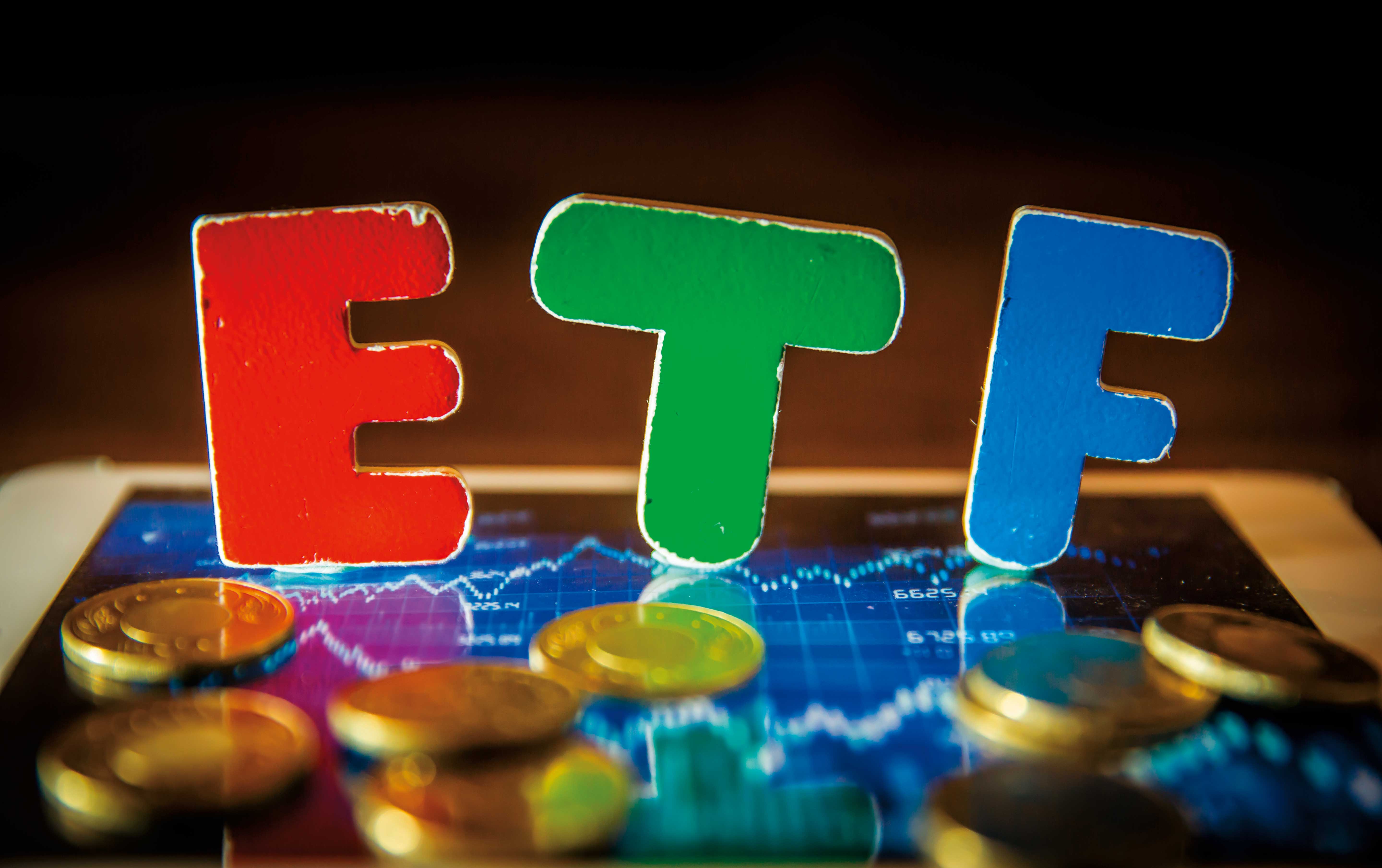 10月ETF除息秀登場,科技、主動式ETF配息搶眼。