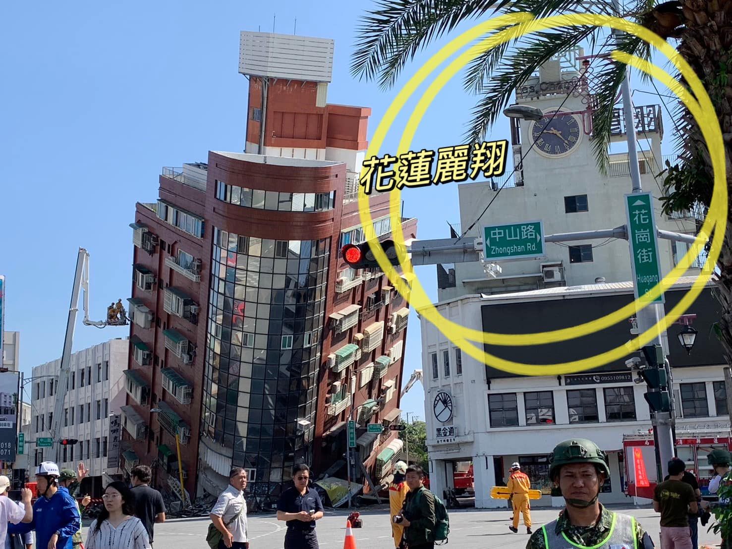主播張齢予家族經營花蓮飯店對面大樓傾斜(麗翔酒店提供)