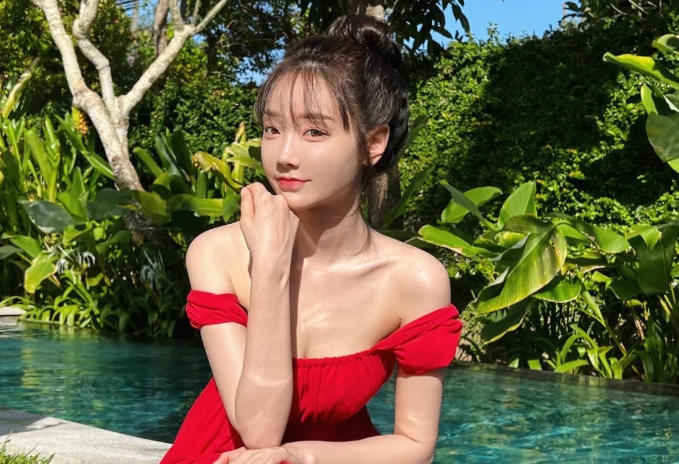 甜美網紅怒控性騷,但凶手卻被判無罪,她崩潰吞30包藥送醫搶命。(翻攝自파이IG)