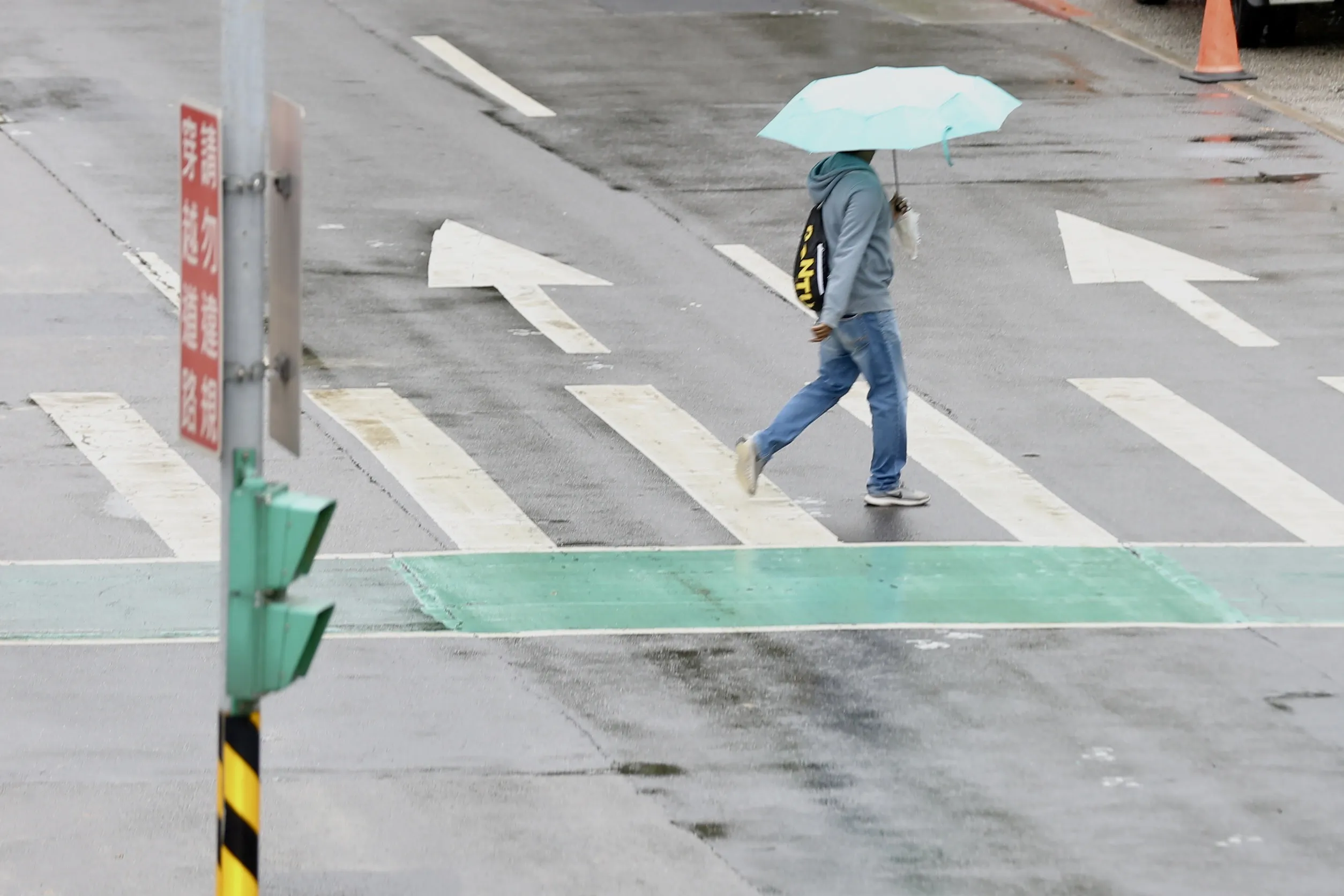 明東北季風報到！北台灣「明顯變涼」　局部地區留意間歇大雨