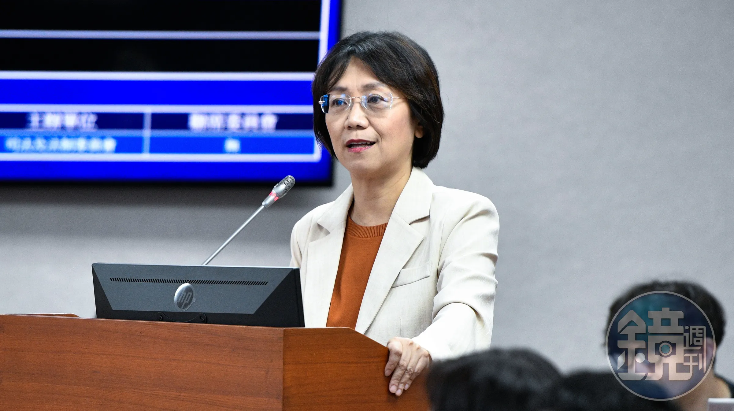翁曉玲提案通過不讓行政院長卓榮泰領薪水,讓立法權淪為私刑工具。