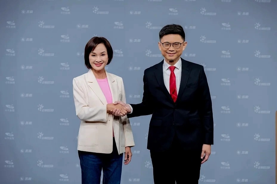 2026大選首場六都市長電視辯論昨晚在高雄登場,藍綠候選人柯志恩、賴瑞隆同台激烈交鋒。(主辦單位提供)