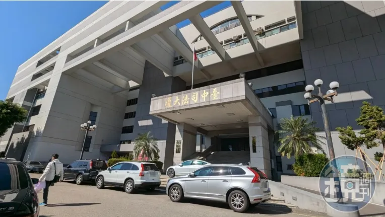 利上加利還不完1／借120萬竟繳535萬利息　連生財遊覽車都押上