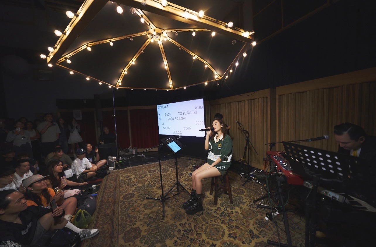 Julia吳卓源舉辦「Julia吳卓源 : CTRL+S? add to playlist近距離」新歌搶聽會。(圖/華研國際提供)