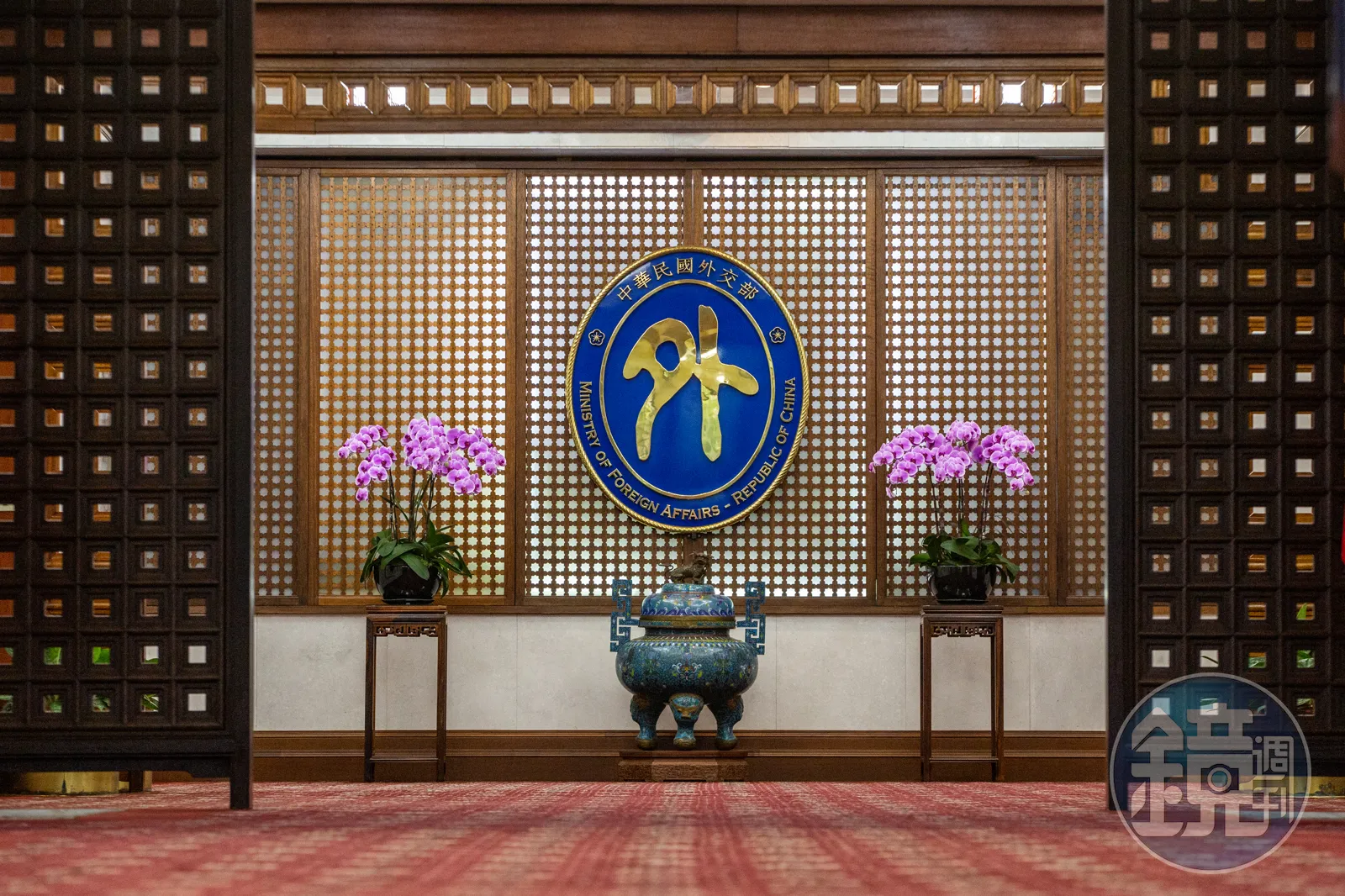 烏干達扣留台人護照「國台辦嗨喊台灣是中國一部分」　外交部：已全數返還