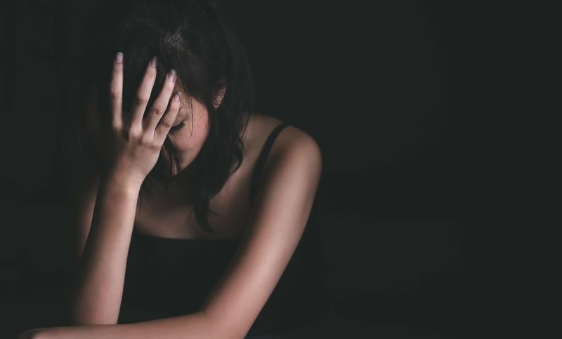 康乃爾大學兄弟會驚傳集體下藥性侵醜聞,檢方在輿論壓力下宣布重啟刑事調查。(示意圖,非當事人,東方IC)