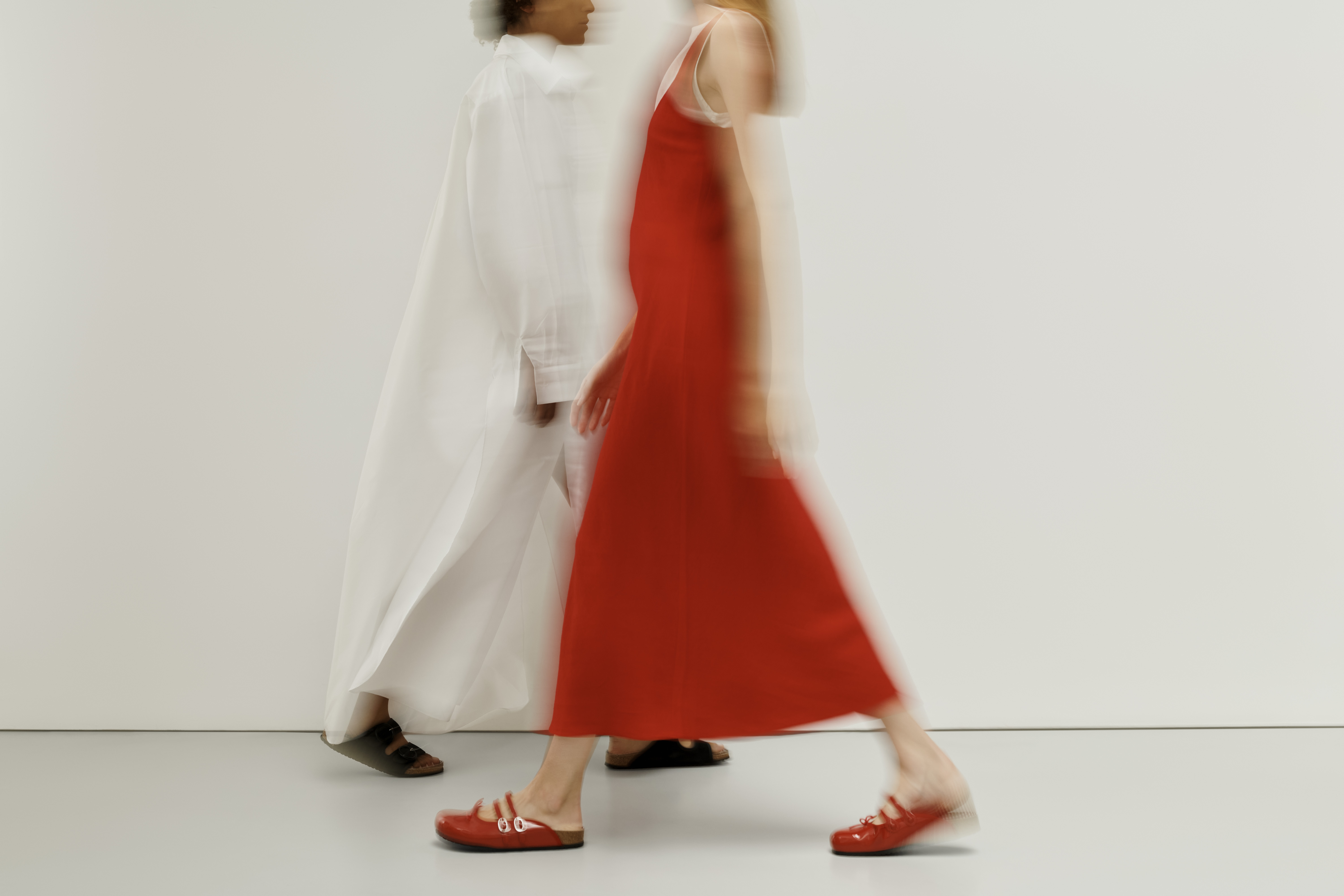 Repetto X Birkenstock聯名系列由BIRKENSTOCK旗下位於巴黎、專注特別企劃與合作項目的1774團隊攜手Repetto共同構思,並於BIRKENSTOCK德國工坊完成製作,串連巴黎的優雅想像與德國製鞋工藝。(永三提供)