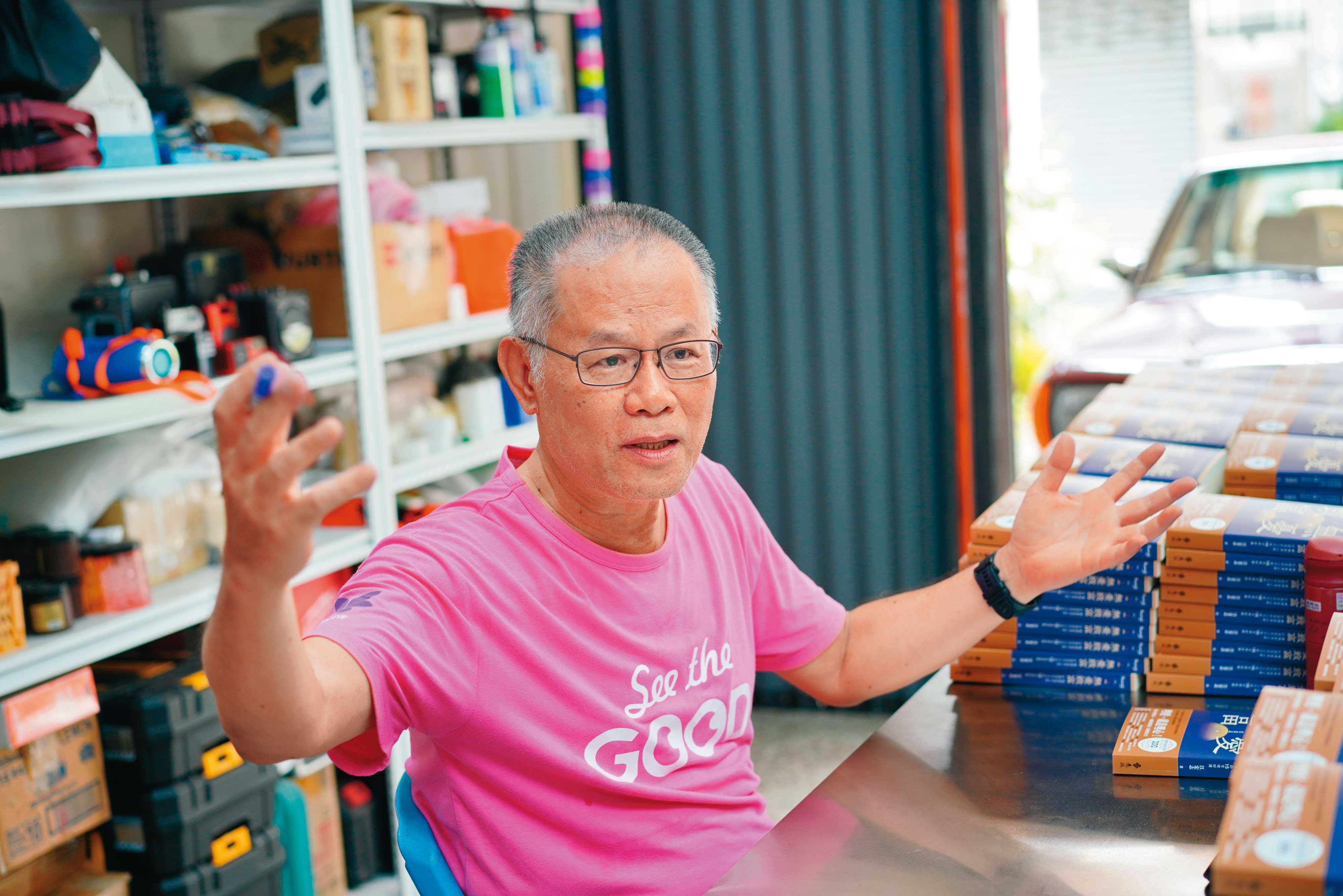 股海打滾近40年,江宏志透過股7債3的穩健配置與每年再平衡,滾出逾3,000萬元資產。