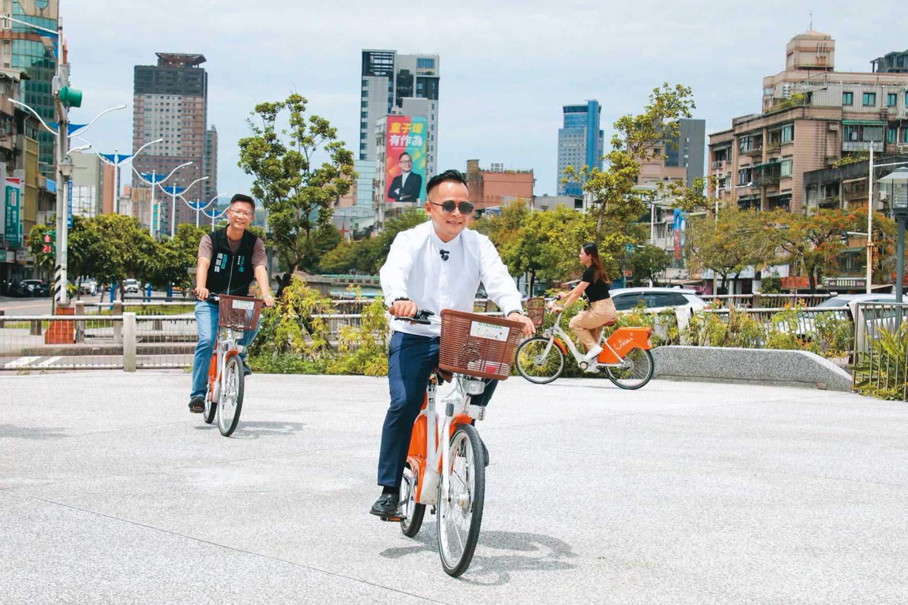 基隆現在沒有YouBike,童子瑋(前)盼將之導入,補上通勤與觀光最後一塊拼圖。
