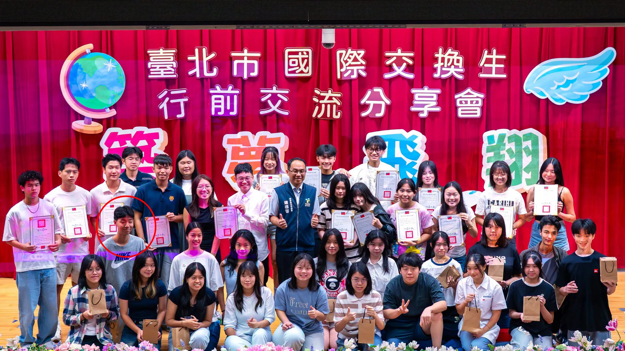 才考上建中！蔣萬安大兒子將出國讀書　擔任美加交換生1年「燦笑照曝光」