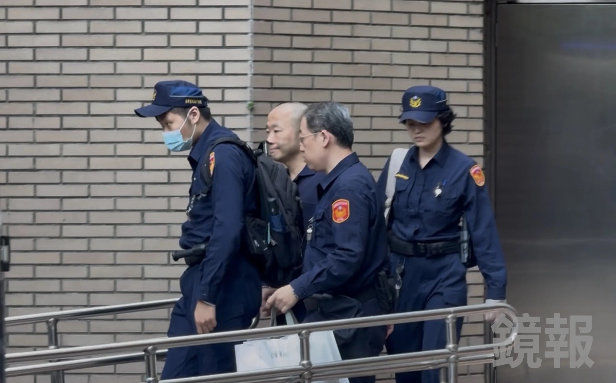 雲云科技前董事長曾志新涉嫌砍死梁姓技術長,二審開庭請求減輕量刑。圖為先前曾志新出庭畫面。(鏡報馮茵)