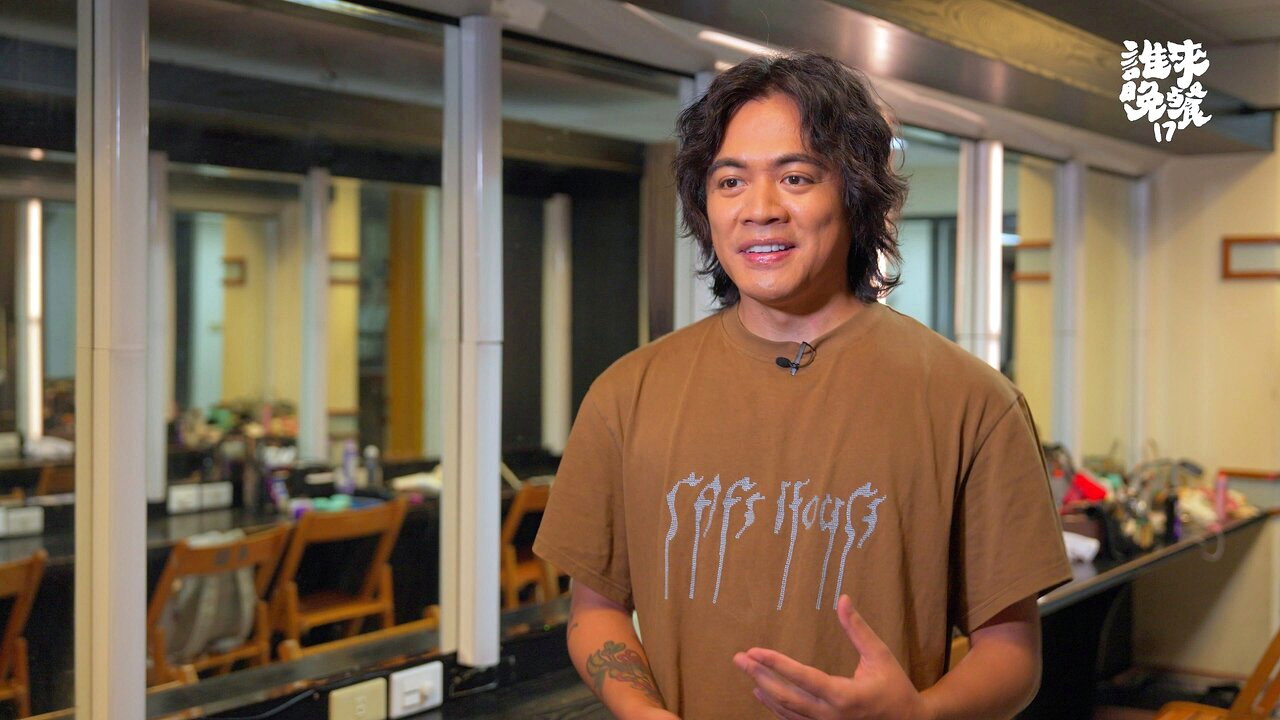 排灣族YouTuber喬瑟夫受邀擔任公視節目《誰來晚餐17》特別來賓,平時在螢幕前幽默風趣的他,坦言私下性格害羞且害怕到別人家作客。。(公視提供)