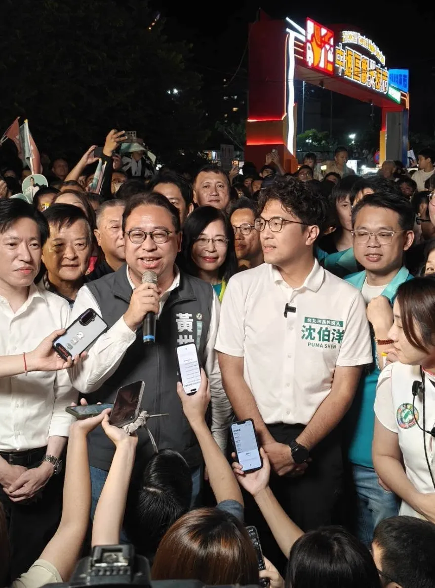 沈伯洋、黃世杰中壢夜市合體 　綠選將讚「洋流」：利他精神被看見