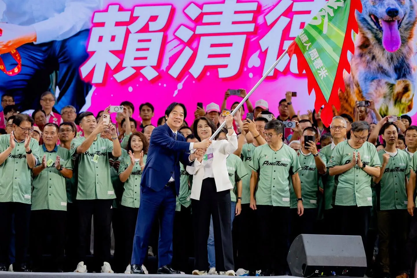 卓揆昨才罵違憲、敗壞財政　賴清德今造勢大讚「屏東明年65歲長者免健保費」