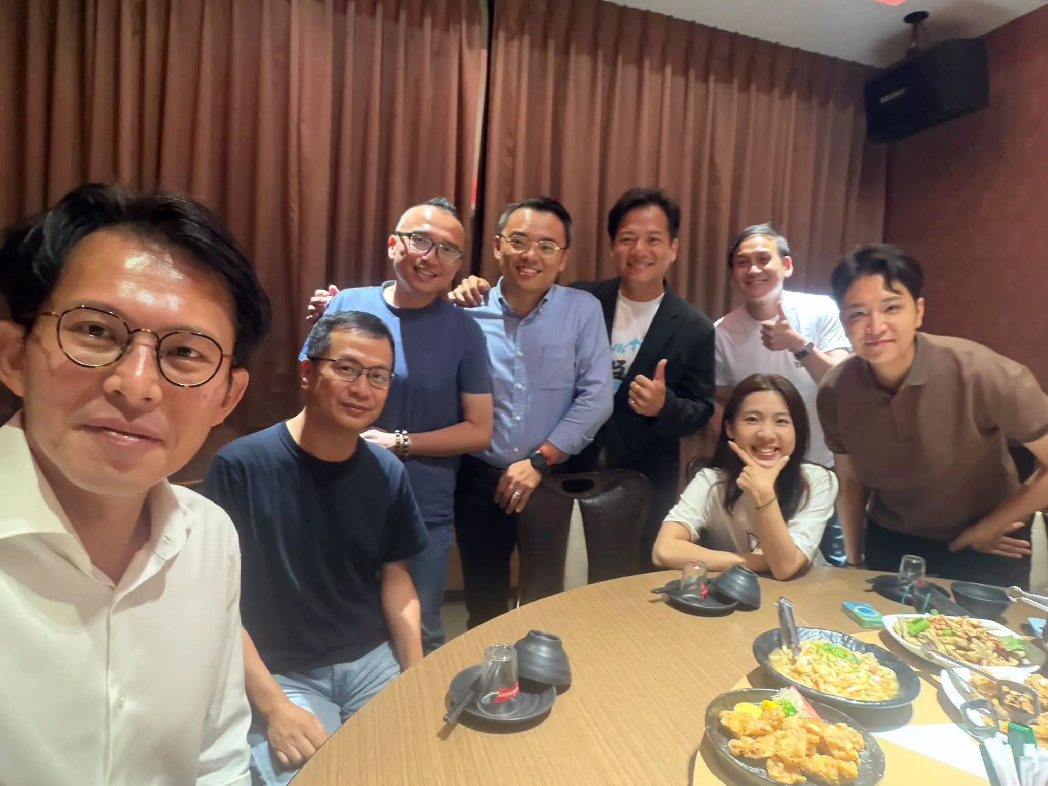 8藍委合體黃國昌「幫邱臣遠加油」　鄭麗文下令勿站台！洪孟楷急撇：只是好友聚會