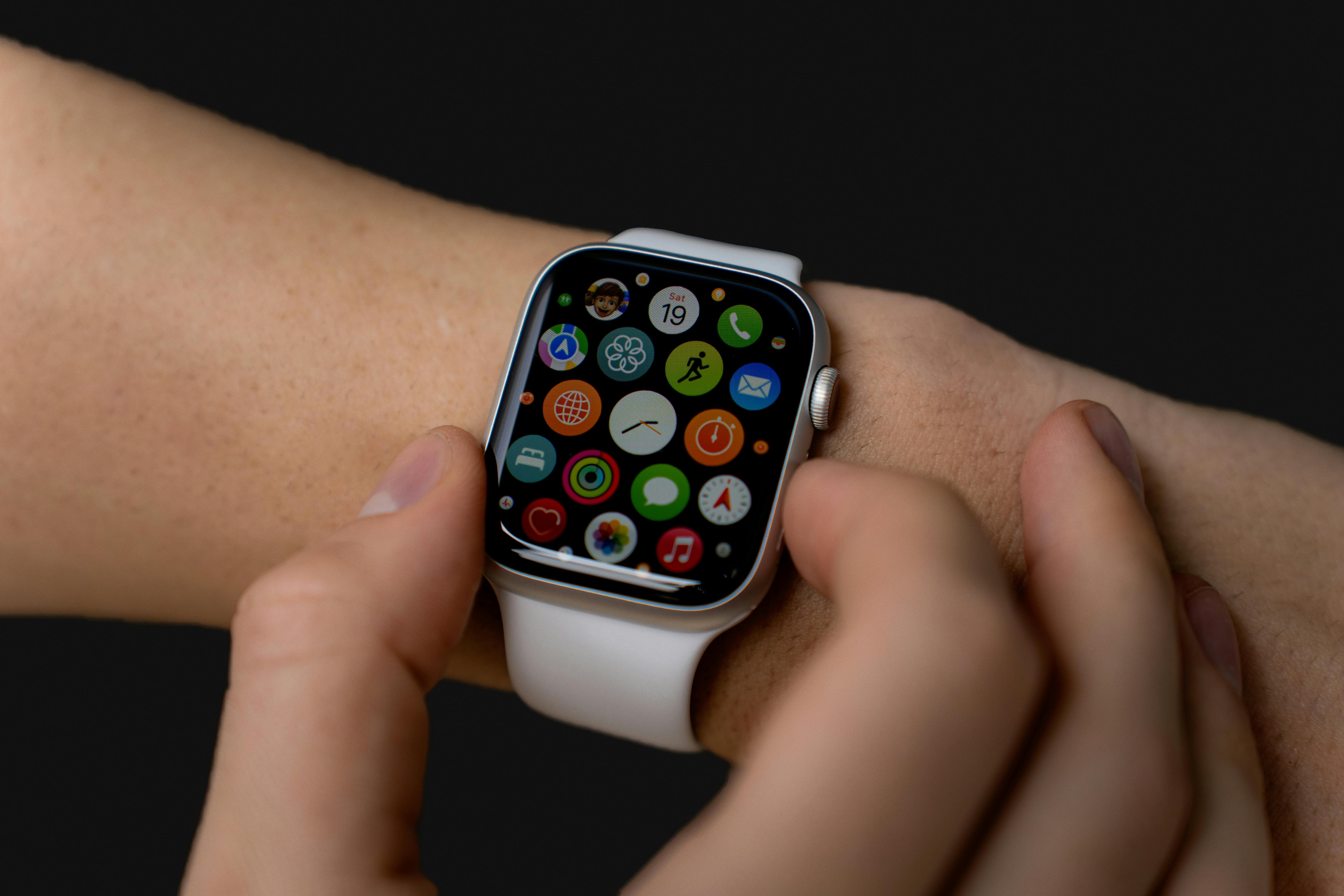 Apple Watch「高血壓通知」功能,近日已通過台灣醫療器材審核,外界推測可能在5月上線。(翻攝自pexels)