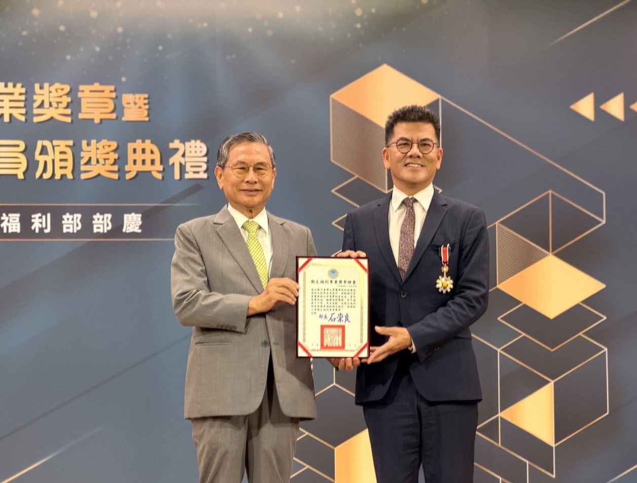 國立臺灣大學醫學院附設醫院雲林分院院長馬惠明教授榮獲三等衛生福利專業獎章。(臺大醫院雲林分院提供)