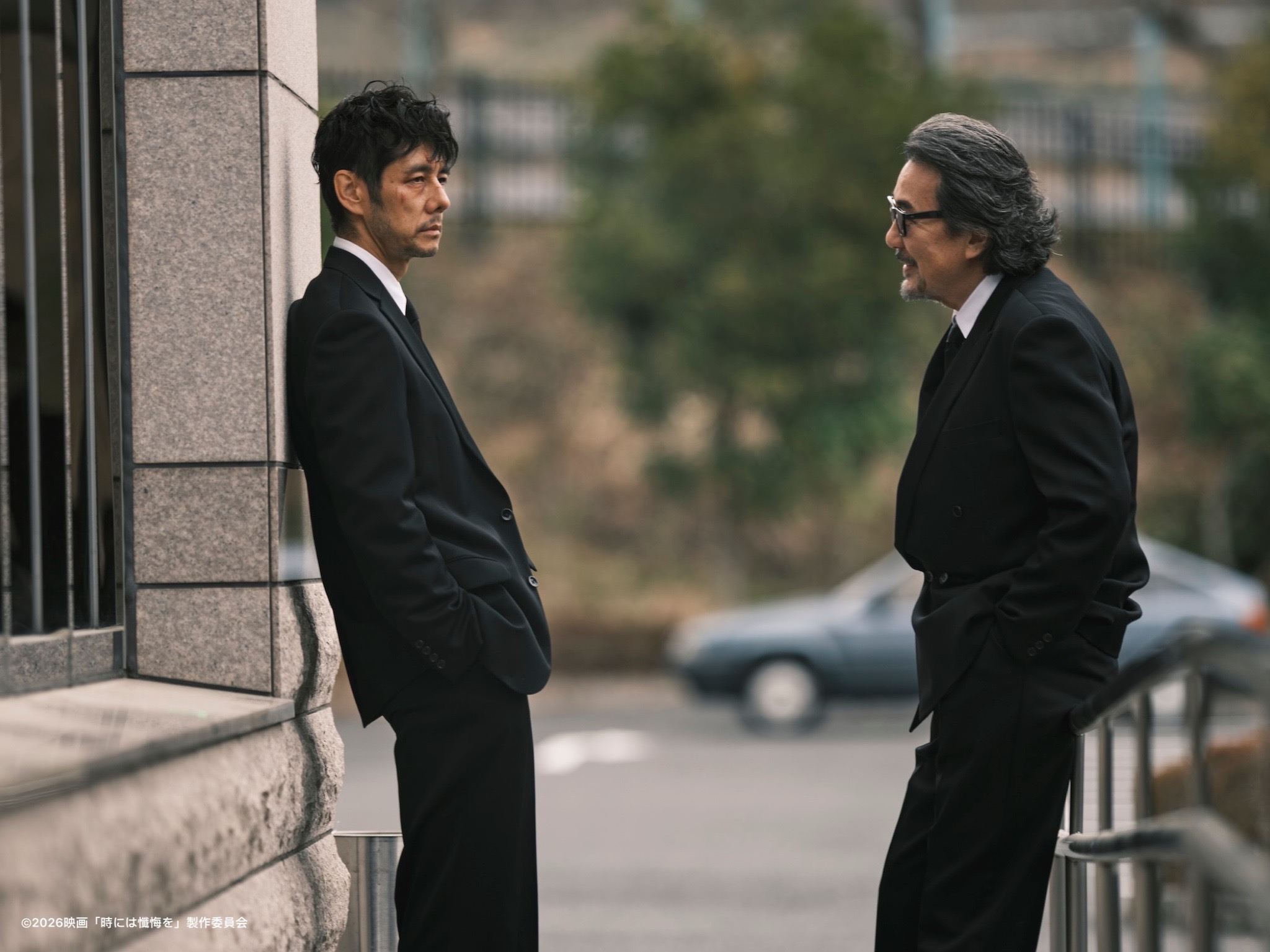 西島秀俊與役所廣司相隔27年再度合作,在《懺悔》中展現精采對手戲。(甲上娛樂提供)
