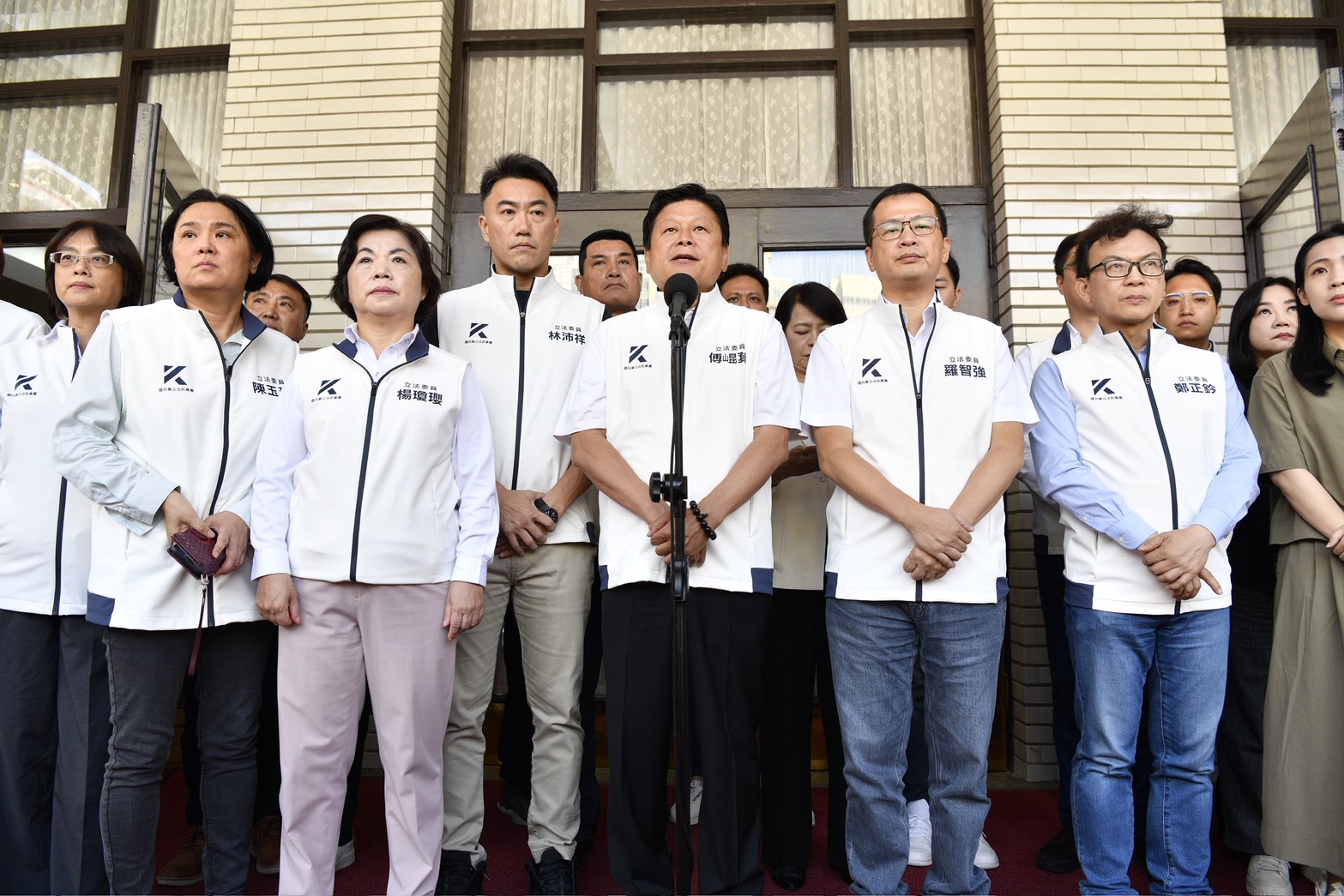 國民黨團上午召開幹部會議,由於認為內部意見尚待進一步整合,決議暫緩修法腳步。(鏡報李智為)