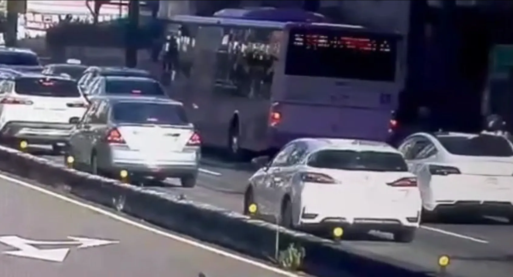 離譜！北市車禍揪出「雙方駕駛都毒駕」　公車司機毒篩陽性