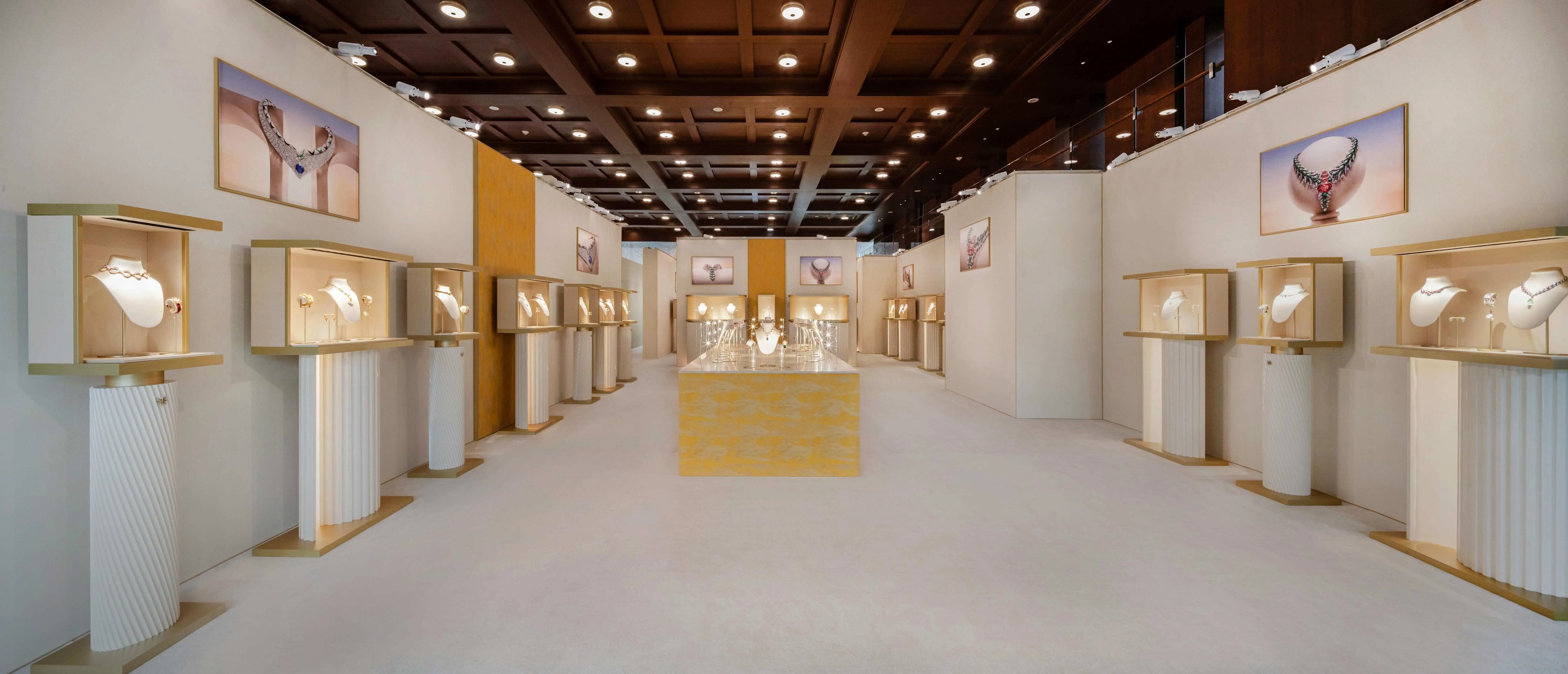 寶格麗ECLETTICA頂級珠寶暨複雜腕錶展    珍稀彩寶、古羅馬錢幣同步登場