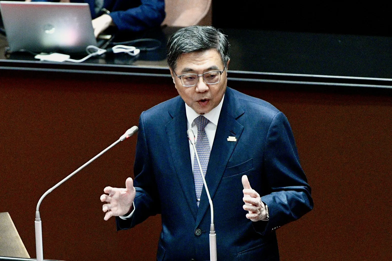 喊話韓國瑜恢復憲政秩序　卓榮泰：行政院責任是不讓違憲法案實施