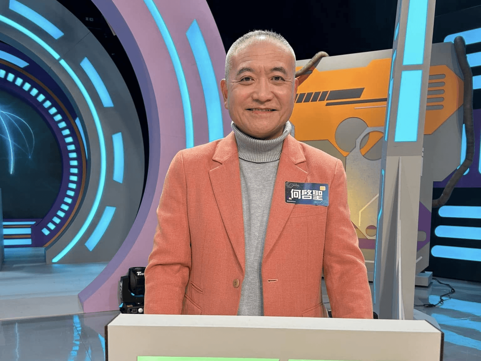 何啟聖認為傅崐萁家族把控花蓮23年,是「民主的恥辱」。(翻攝自何啟聖臉書)