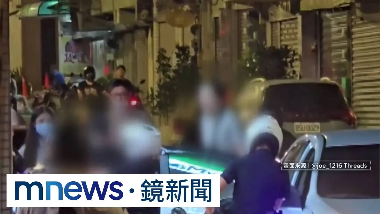 變換車道惹糾紛　男怒撿石塊猛砸對方臉