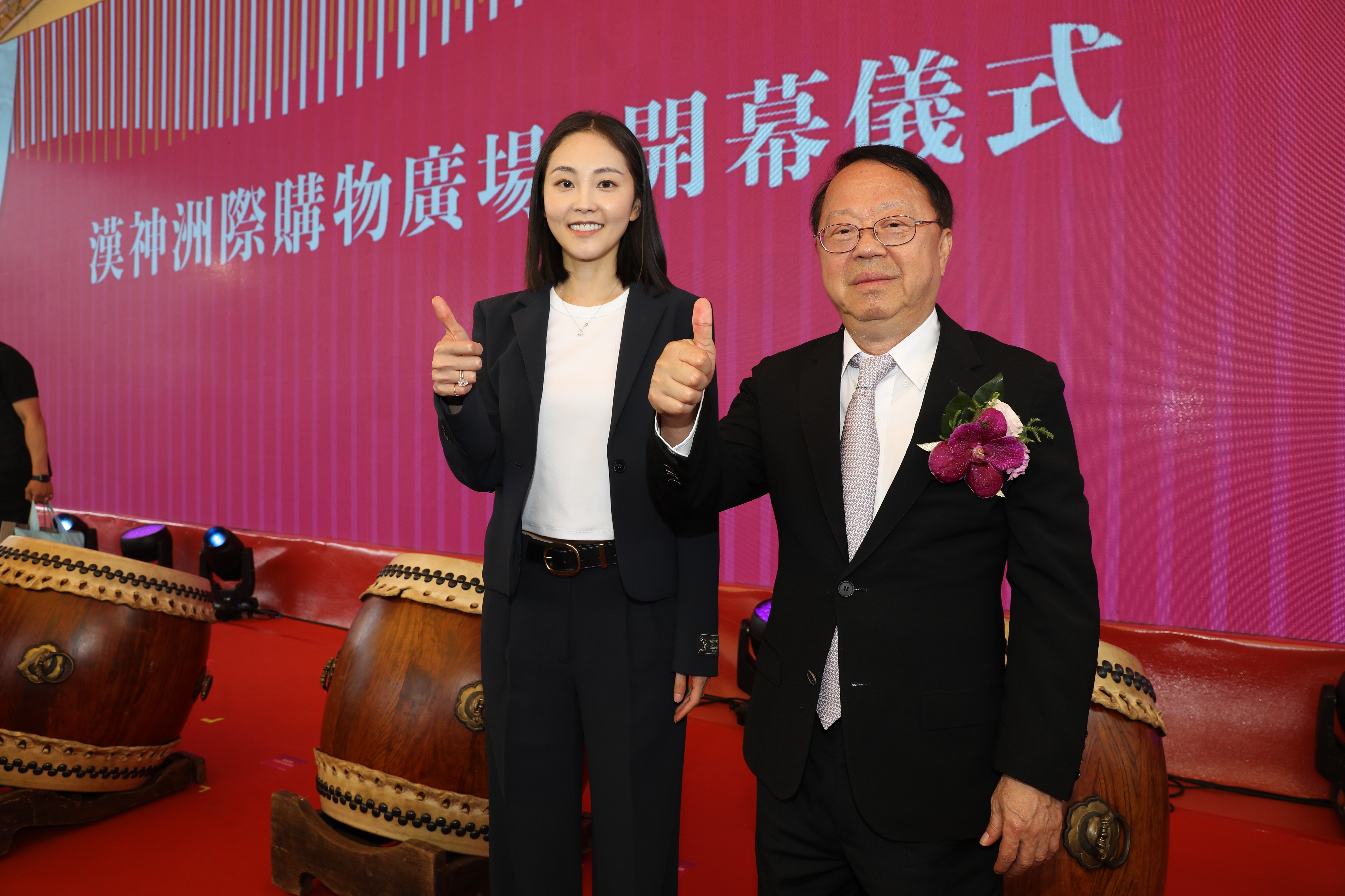 國揚創辦人侯西峰(右)重返董事會,市場預期有望再度出任董事長。(資料照片)