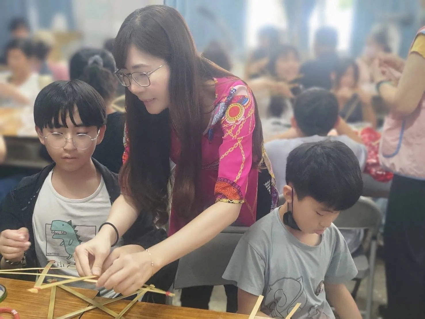 「越」光照亮嘉義精忠社區  嘉義移民署攜新住民手作燈籠共度別樣中秋