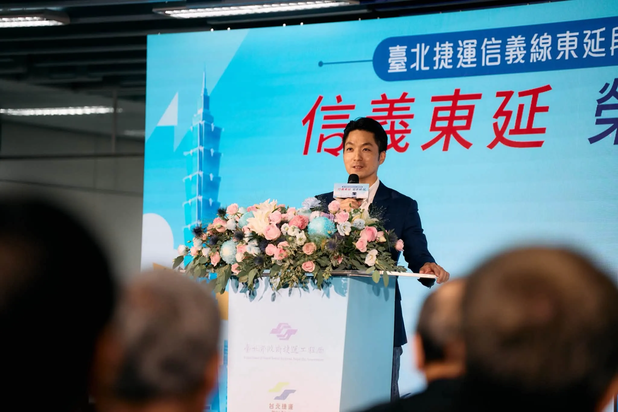 北捷才拆扶手！爆老翁搭車重摔頭部著地　蔣萬安：要求全面檢討扶握設施