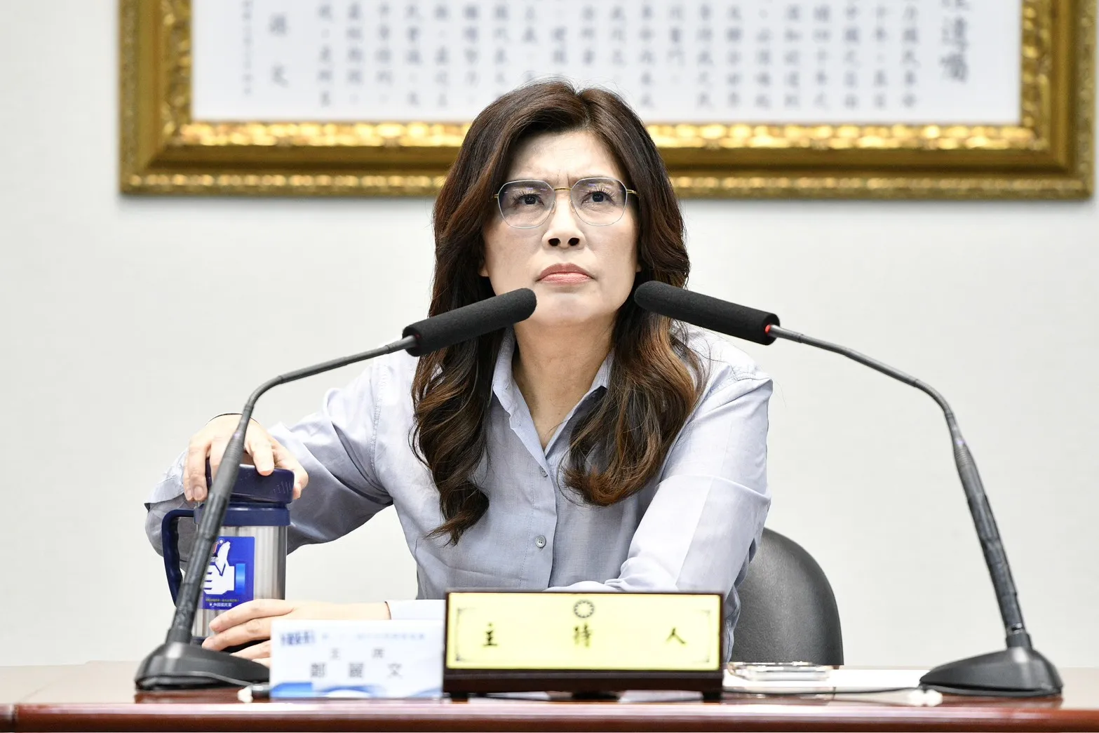 「選輸最大戰犯就是妳！」老縣長當面洗臉瘋狂輸出　鄭麗文笑容逐漸母湯