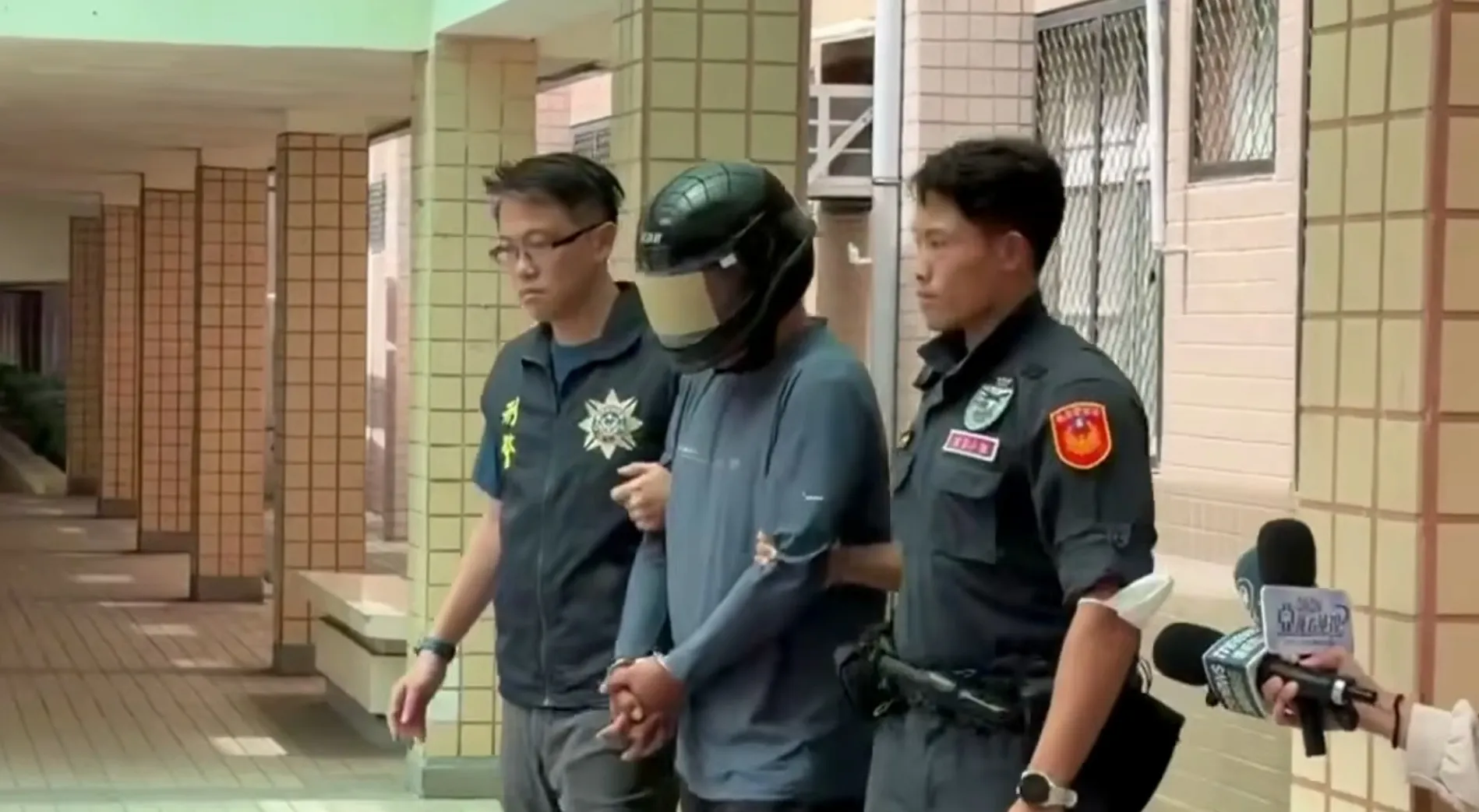 買不到機票情緒失控？桃機挾持男遭羈押禁見　爆詭異對話紀錄「想刺下去」
