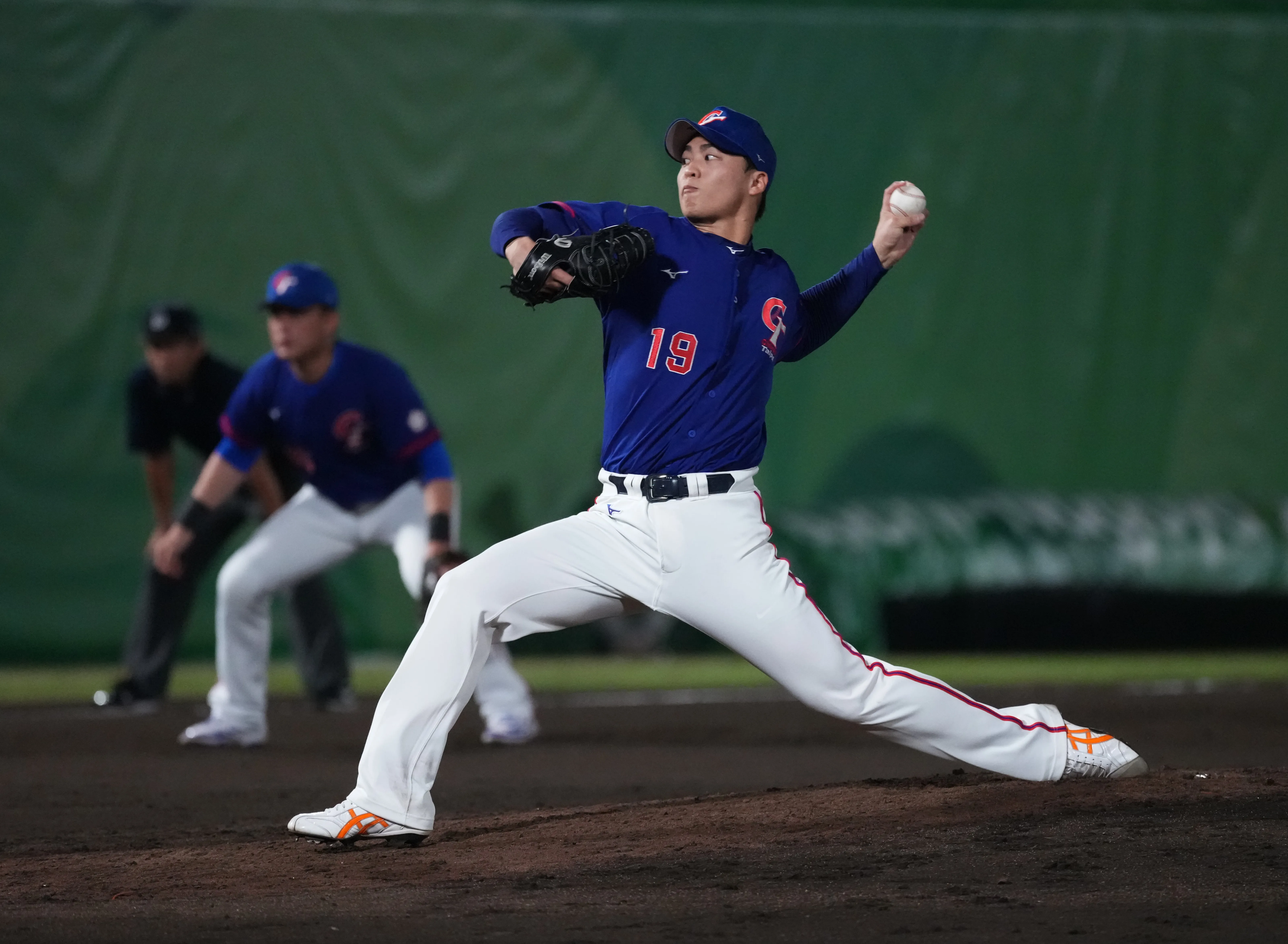 名古屋亞運／台灣棒球9比1大勝中國　觀眾席球迷舉「Taiwan」毛巾遭制止引爆怒火