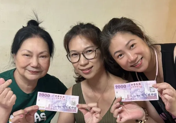 S媽時隔7個月公開現身！親友感動「願意走出來」　她曝1事笑：投資報酬率比0050還好