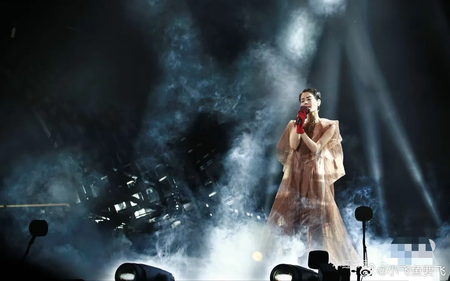 走音風暴延燒　天后下凡秒變翻車現場　王菲、梁靜茹現場失誤全被錄
