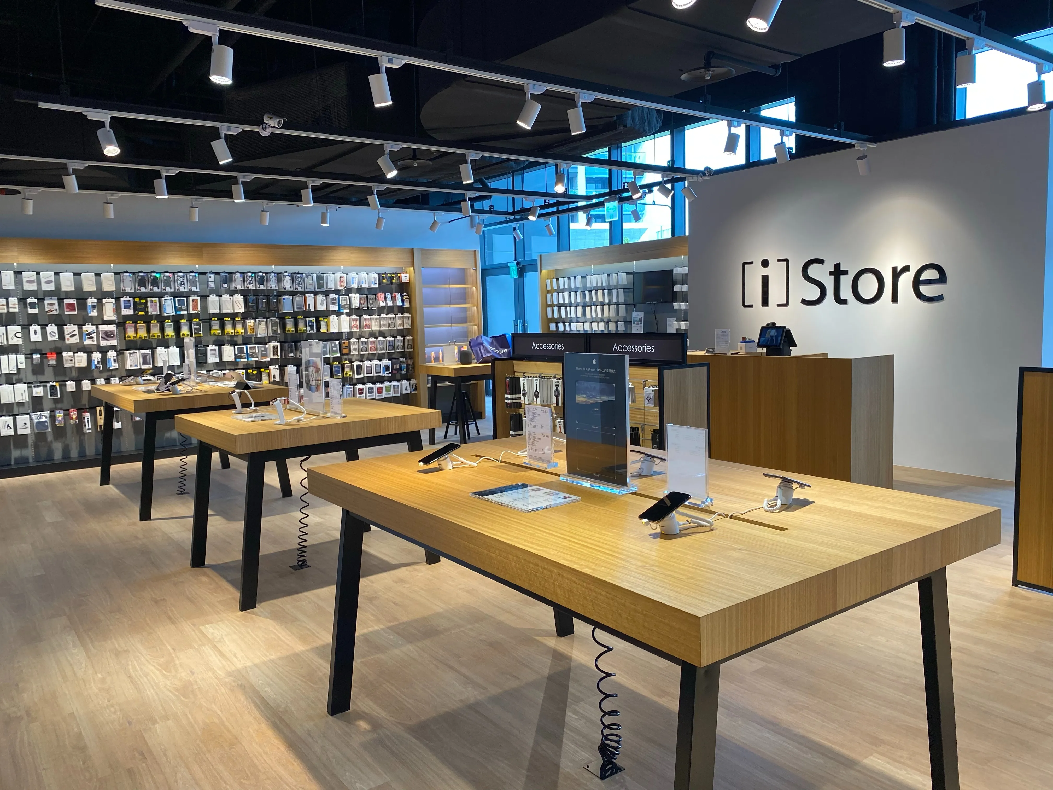 iPhone 18 Pro明開賣！果粉排隊買新機有驚喜　iStore五店限定招待吃早餐