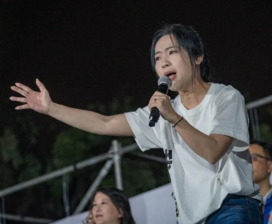「徐巧芯」闖沈伯洋直播酸支持者？　本人曬截圖澄清：假帳號