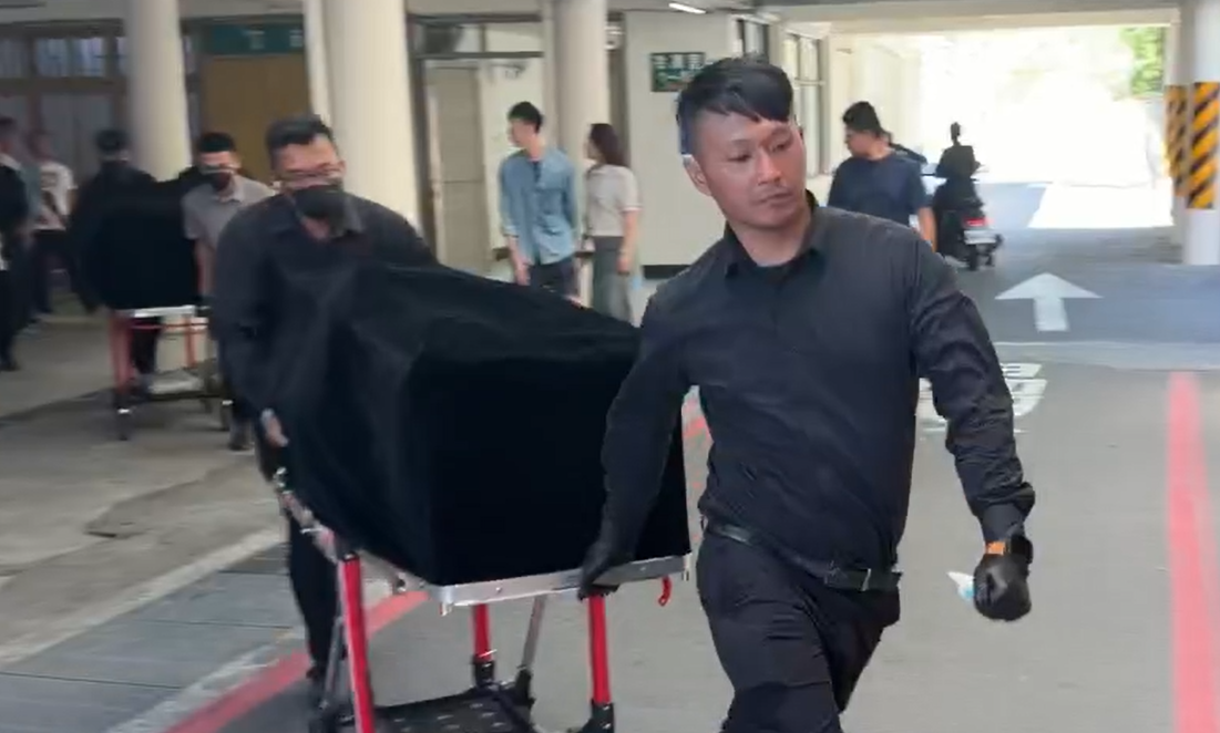 2名飛官於訓練任務殉職,遺體已送至高雄市立殯儀館相驗。