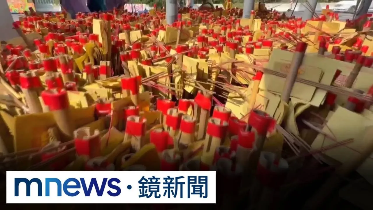 中秋節中部特有習俗！農民製作「土地公拐」插田裡