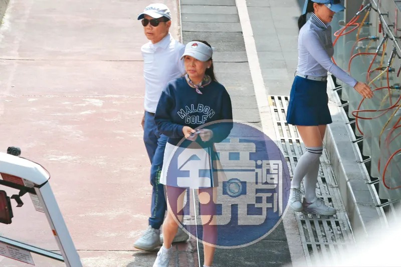 75歲鴻海創辦人郭台銘爆出身邊有50多歲的謝姓「職業小三」後,謝女身分再被起底。(本刊資料照)