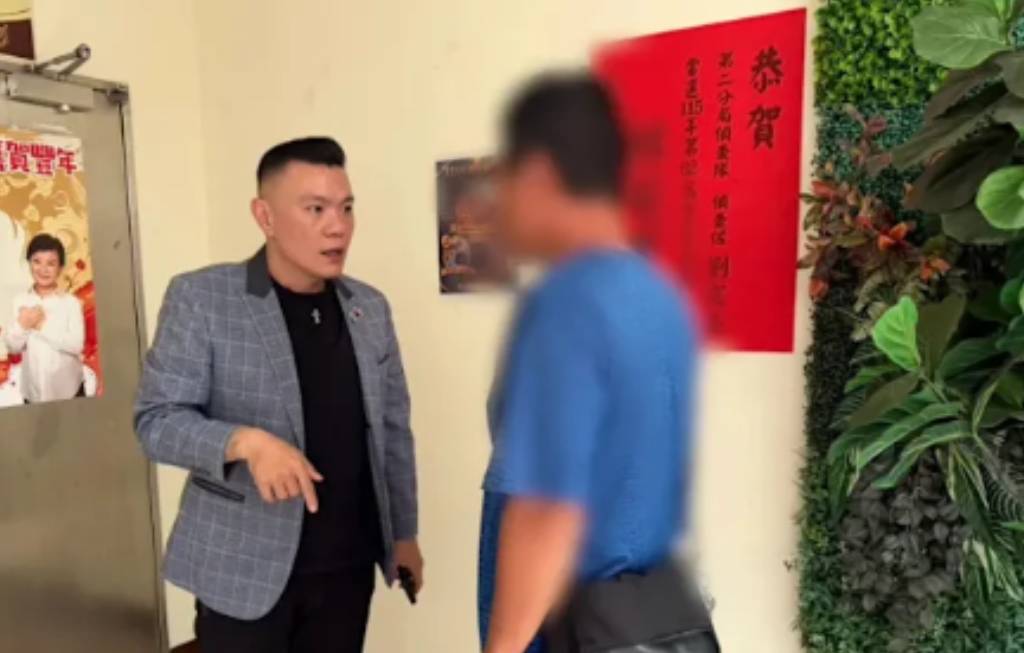 少女父親(右)從澎湖來,感謝市議員江和樹協助。(江和樹提供)
